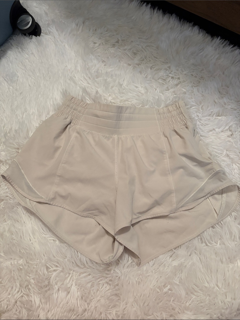 Lululemon Women’s Bone Hotty Hot Shorts, Inseam: 2.5 inch